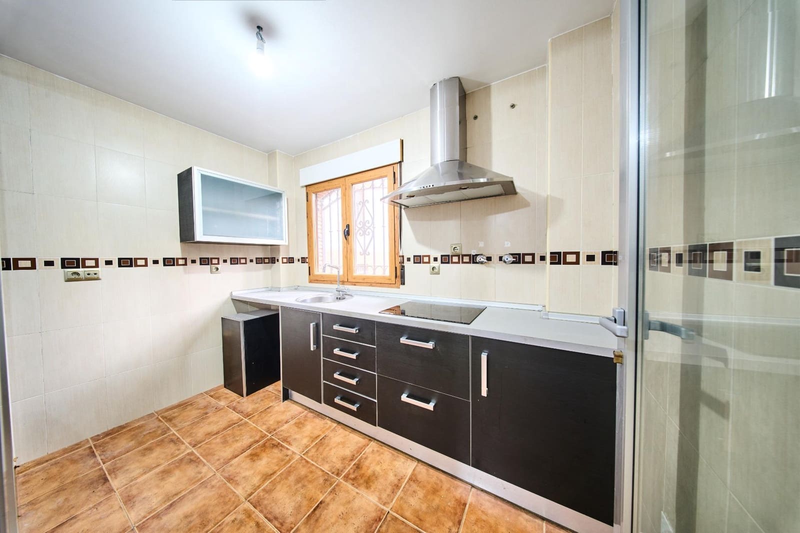 2 bedroom Flat for sale in La Zubia with garage - € 135,000 (Ref: 9502642)