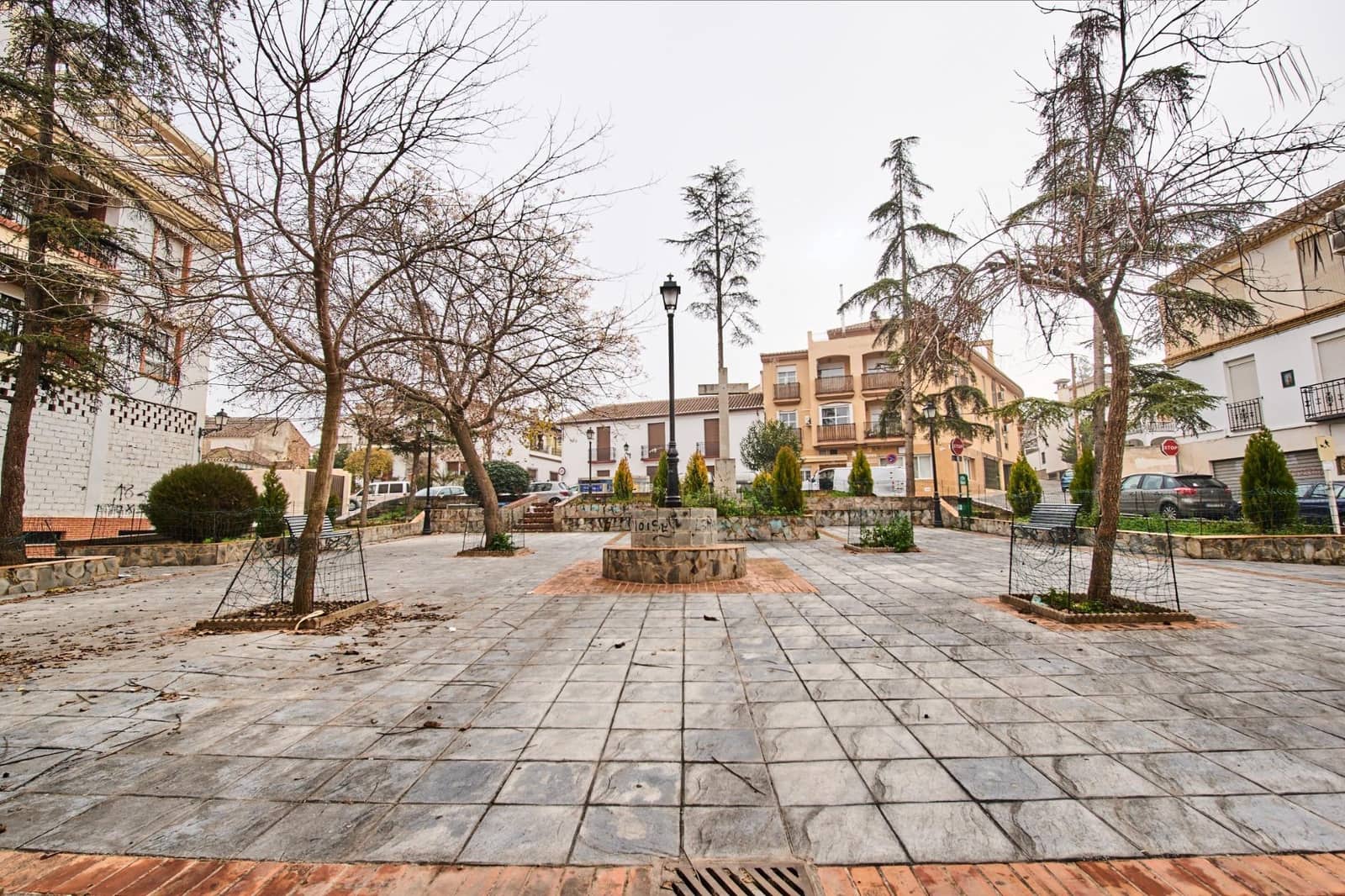 2 bedroom Flat for sale in La Zubia with garage - € 135,000 (Ref: 9502642)