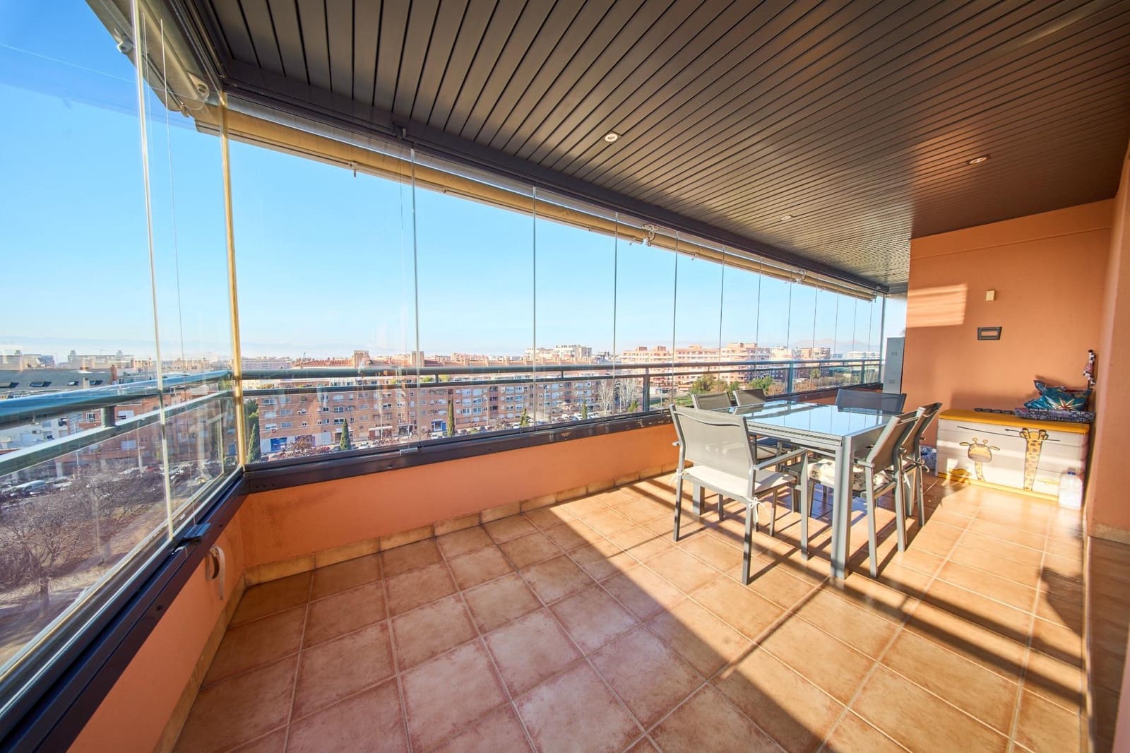 3 bedroom Flat for sale in Granada city with pool garage - € 440,000 (Ref: 9519217)