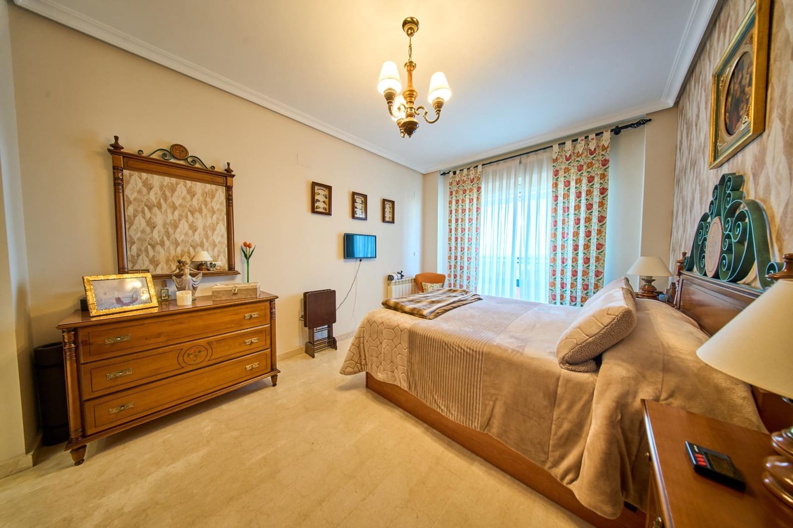 3 bedroom Flat for sale in Granada city with pool garage - € 440,000 (Ref: 9519217)