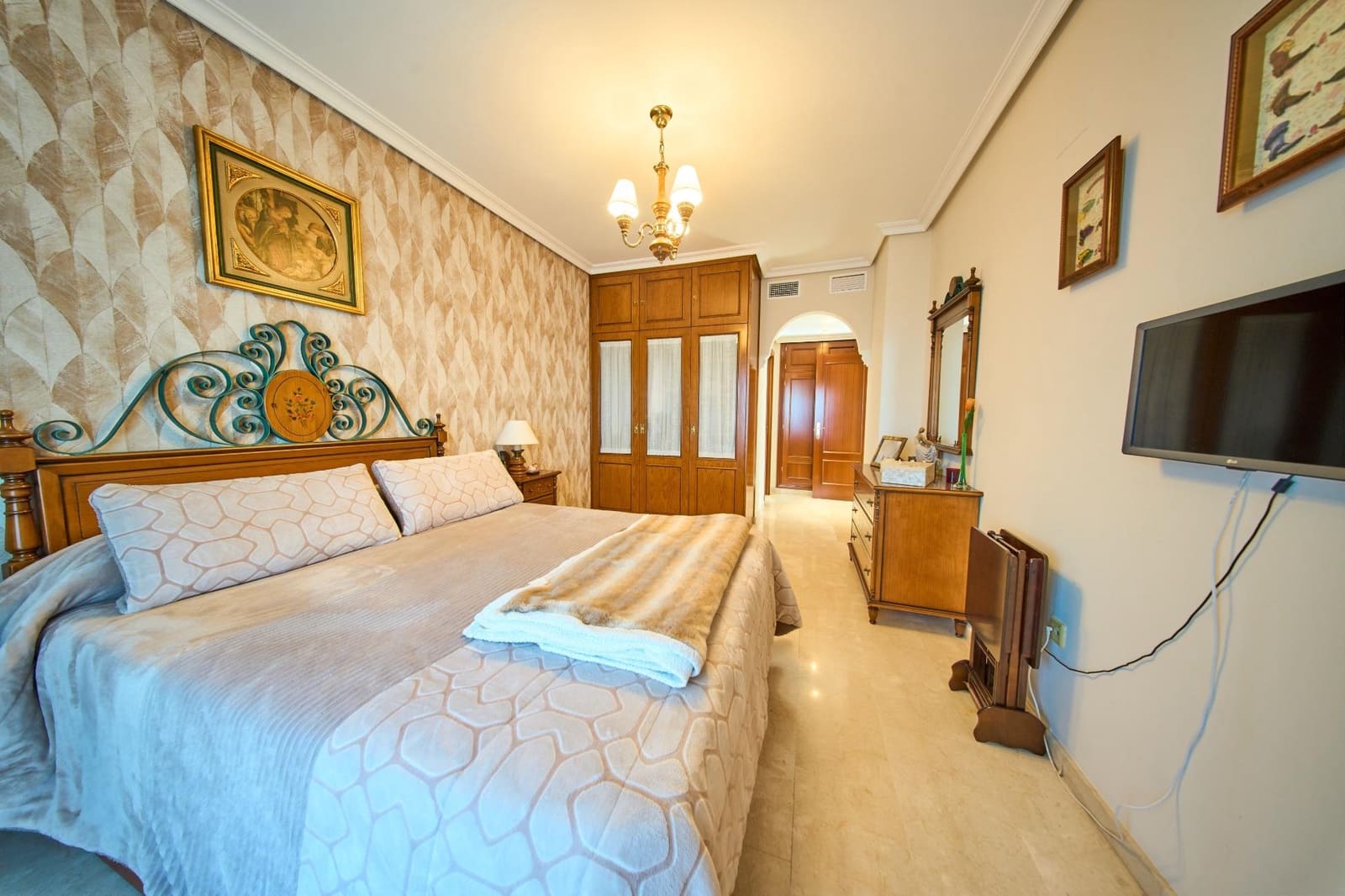 3 bedroom Flat for sale in Granada city with pool garage - € 440,000 (Ref: 9519217)