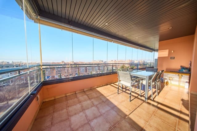 3 bedroom Flat for sale in Avda. Federico Garcia Lorca - Nueva Estación Autobuses, Granada city with pool garage - € 440,000 (Ref: 9519217)