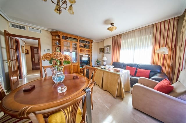 3 bedroom Flat for sale in Avda. Federico Garcia Lorca - Nueva Estación Autobuses, Granada city with pool garage - € 440,000 (Ref: 9519217)