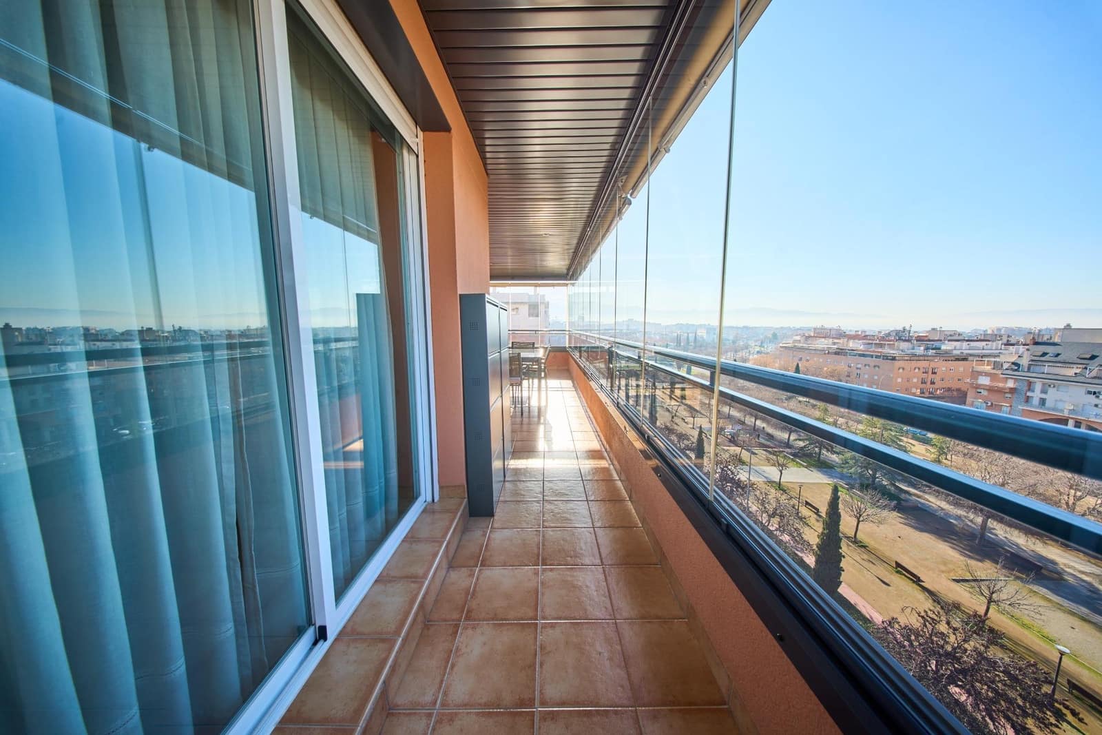 3 bedroom Flat for sale in Granada city with pool garage - € 440,000 (Ref: 9519217)