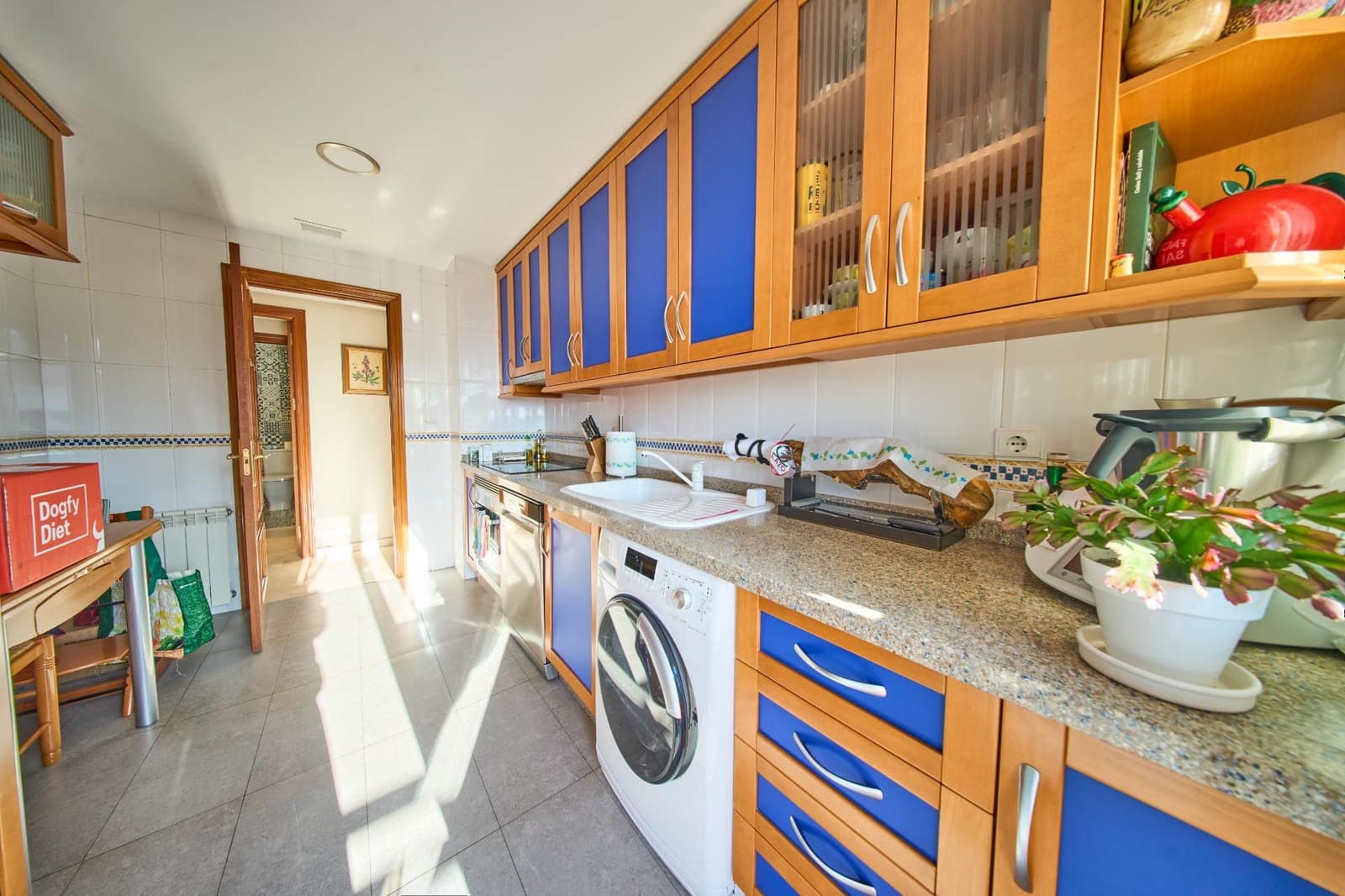 3 bedroom Flat for sale in Granada city with pool garage - € 440,000 (Ref: 9519217)