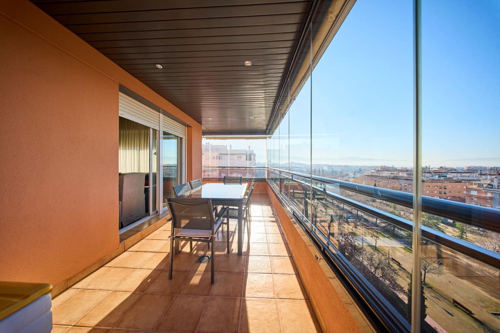 3 bedroom Flat for sale in Granada city with pool garage - € 440,000 (Ref: 9519217)