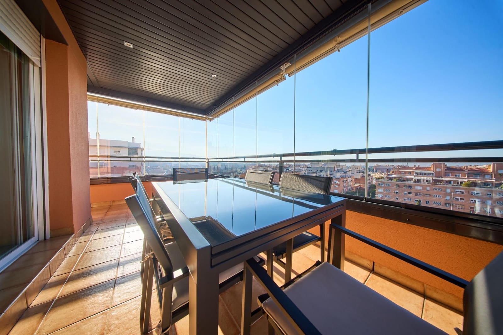 3 bedroom Flat for sale in Granada city with pool garage - € 440,000 (Ref: 9519217)