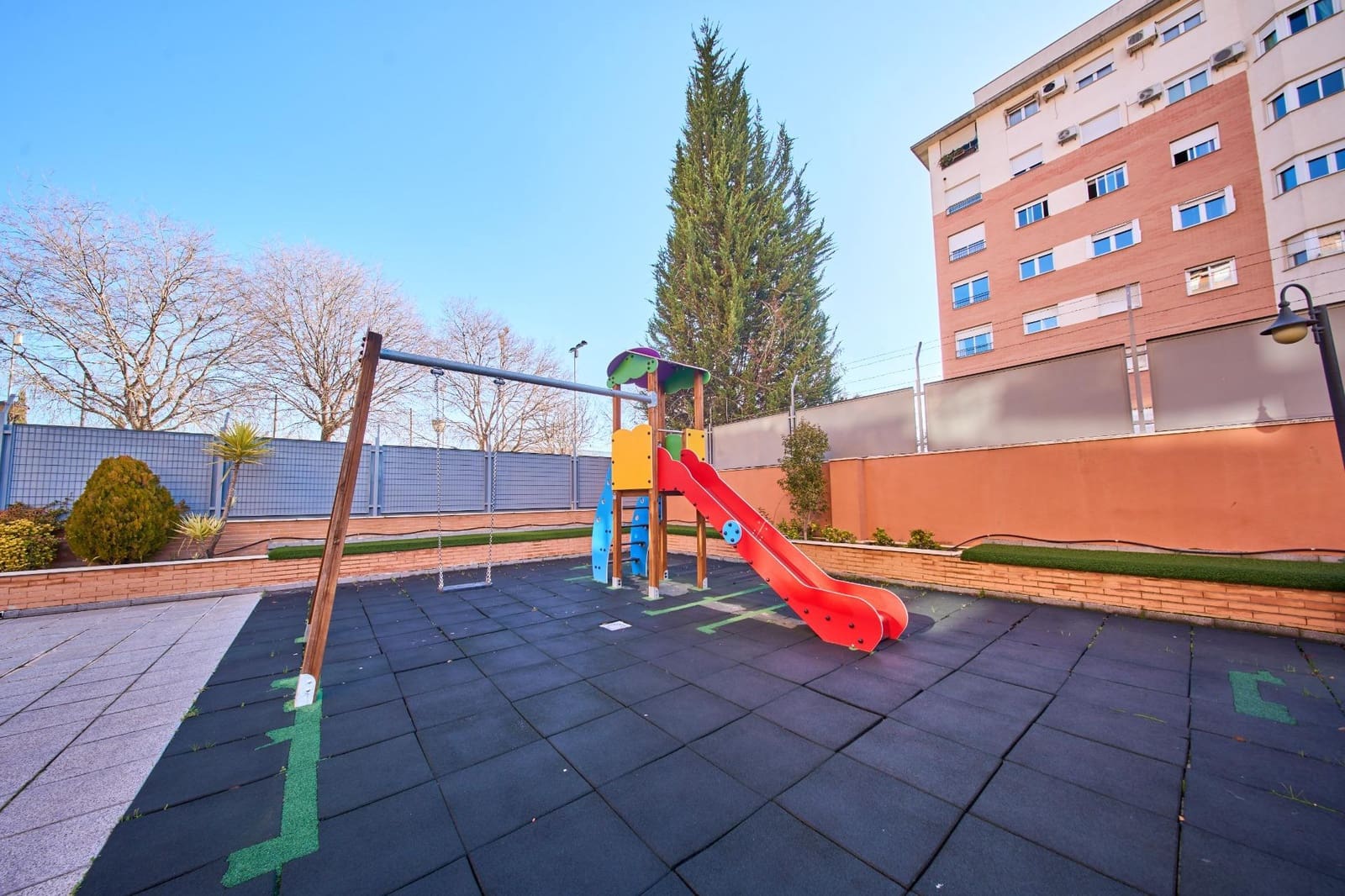 3 bedroom Flat for sale in Granada city with pool garage - € 440,000 (Ref: 9519217)