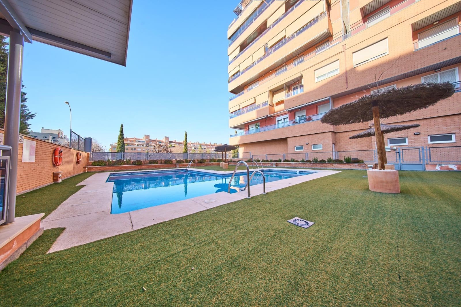 3 bedroom Flat for sale in Granada city with pool garage - € 440,000 (Ref: 9519217)