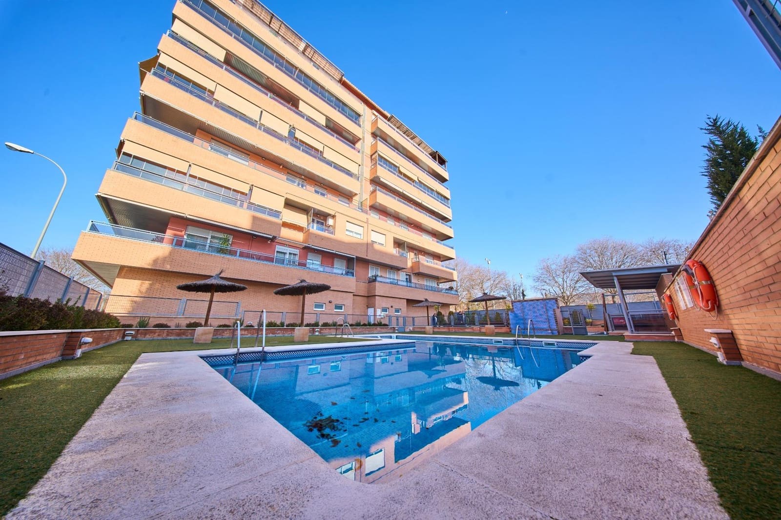 3 bedroom Flat for sale in Granada city with pool garage - € 440,000 (Ref: 9519217)
