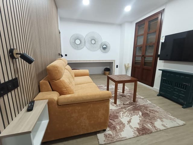 1 soverom Leilighet til leie i Centro - Sagrario, Granada by - € 820 (Ref: 9520883)