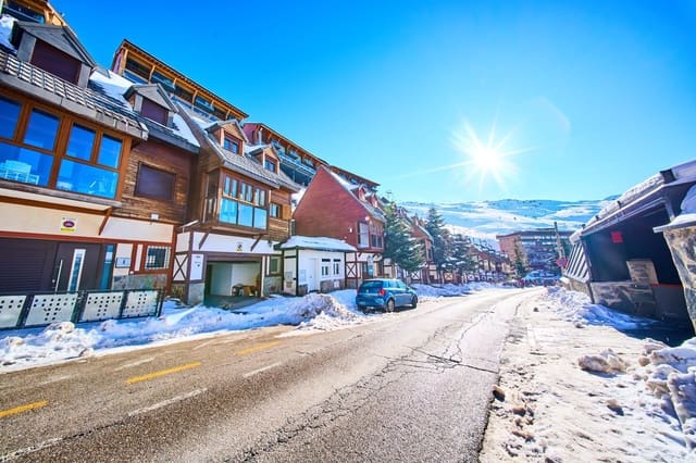 3 sypialnia Willa na sprzedaż w Sierra Nevada, Monachil z garażem - 510 000 € (Ref: 9524504)