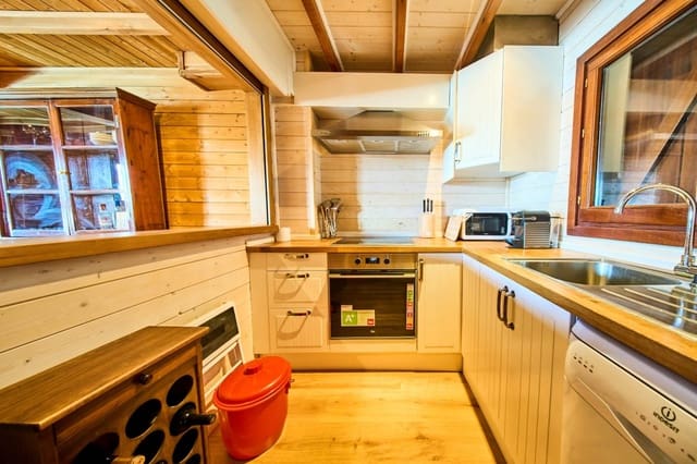 3 sypialnia Willa na sprzedaż w Sierra Nevada, Monachil z garażem - 510 000 € (Ref: 9524504)