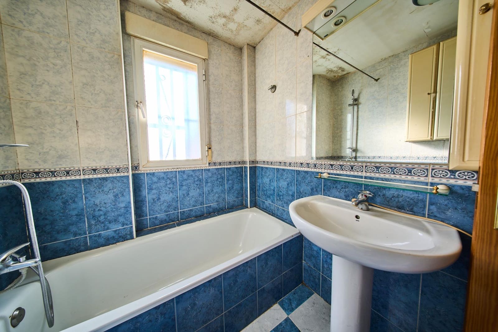 3 camera da letto Villetta a Schiera in vendita in Jun con garage - 179.900 € (Rif: 9533952)