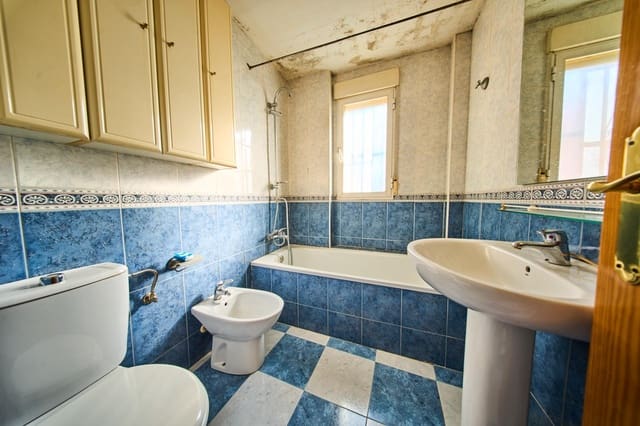 3 quarto Moradia em Banda para venda em Jun com garagem - 179 900 € (Ref: 9533952)