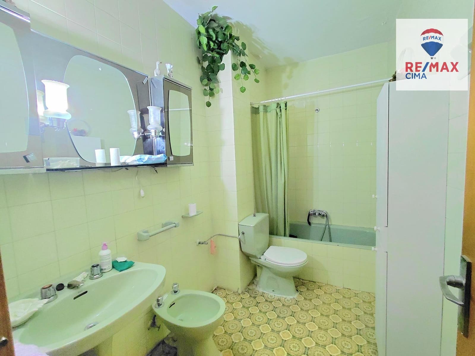 3 sovrum Lägenhet till salu i Baza - 55 000 € (Ref: 9543833)