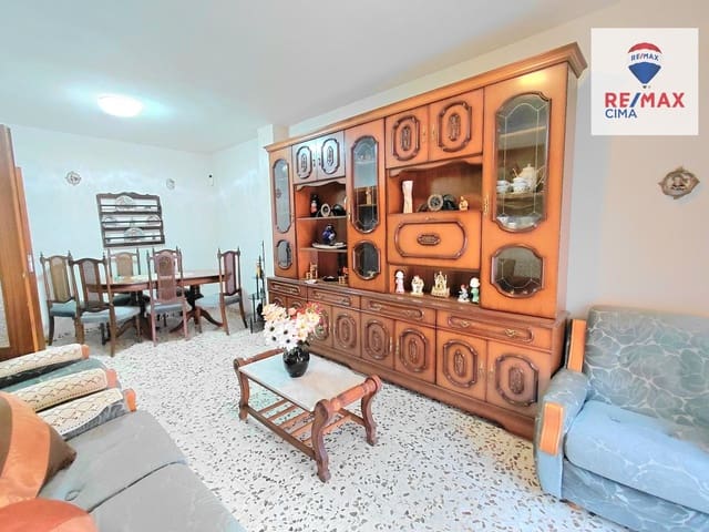 3 sovrum Lägenhet till salu i Baza - 55 000 € (Ref: 9543833)