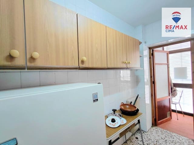 3 sovrum Lägenhet till salu i Baza - 55 000 € (Ref: 9543833)