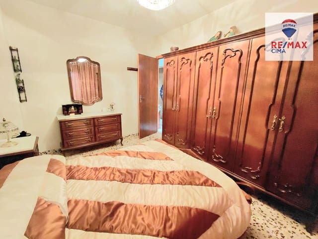 3 sovrum Lägenhet till salu i Baza - 55 000 € (Ref: 9543833)