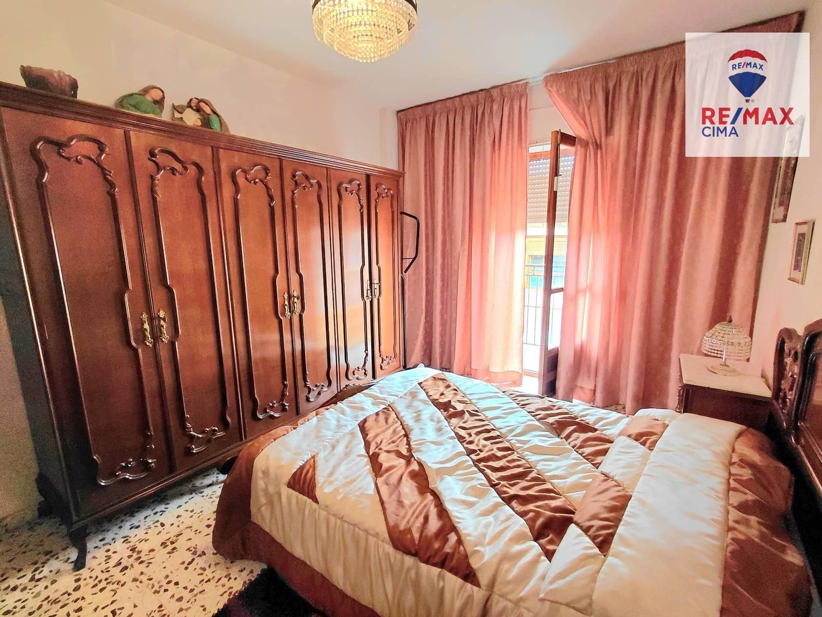 3 sovrum Lägenhet till salu i Baza - 55 000 € (Ref: 9543833)