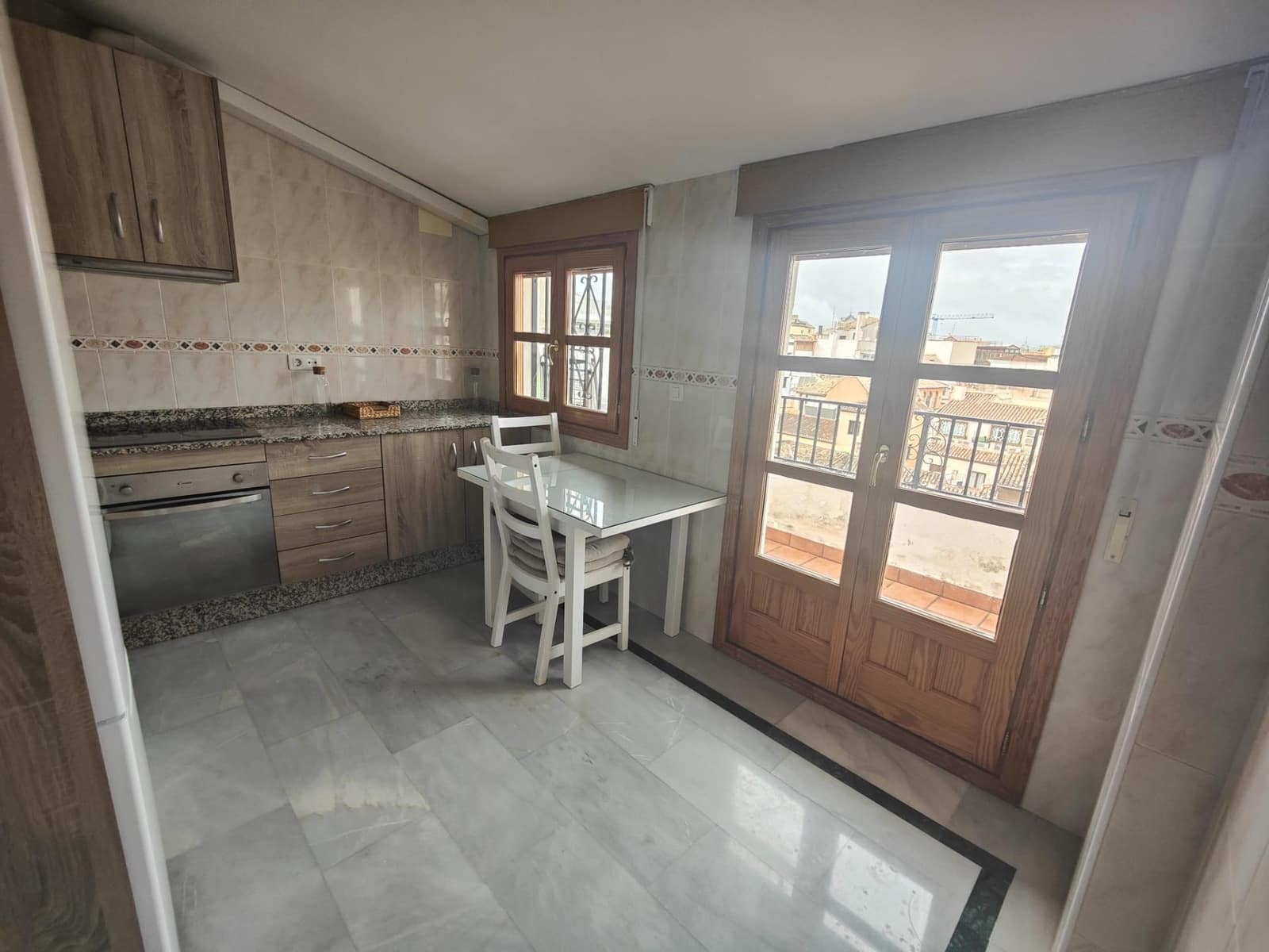 2 Zimmer Penthouse zu vermieten in Granada Stadt - 800 € (Ref: 9551906)