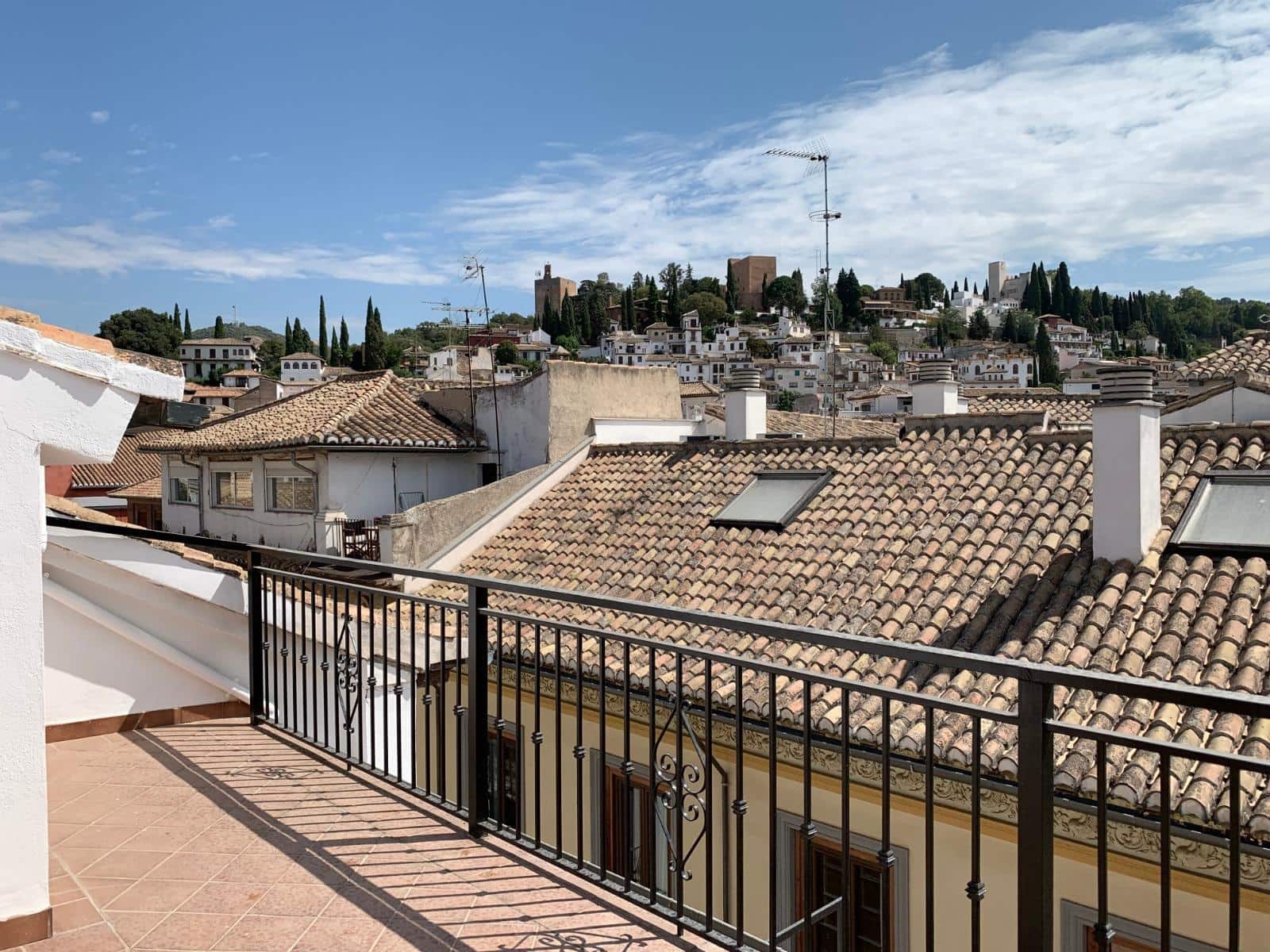 2 Zimmer Penthouse zu vermieten in Granada Stadt - 800 € (Ref: 9551906)