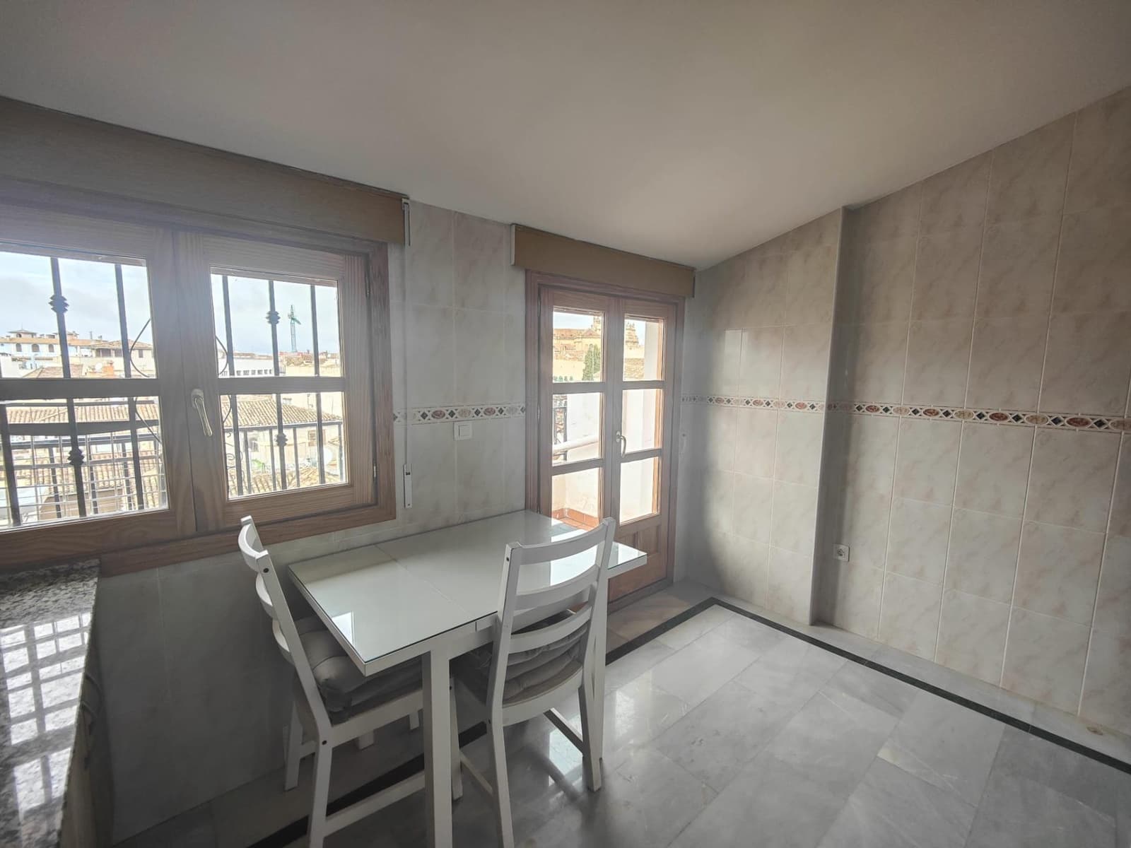 2 Zimmer Penthouse zu vermieten in Granada Stadt - 800 € (Ref: 9551906)