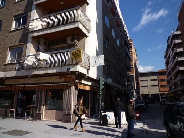 Oficina en Centro, Granada ciudad en alquiler - 400 € (Ref: 9551907)