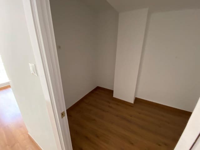 Oficina en Centro, Granada ciudad en alquiler - 400 € (Ref: 9551907)