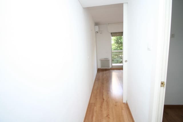Toimisto vuokrattavana paikassa Centro, Granada kaupunki - 390 € (Ref: 9551907)