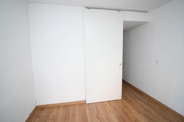 Toimisto vuokrattavana paikassa Centro, Granada kaupunki - 390 € (Ref: 9551907)