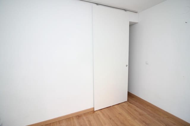 Toimisto vuokrattavana paikassa Centro, Granada kaupunki - 390 € (Ref: 9551907)