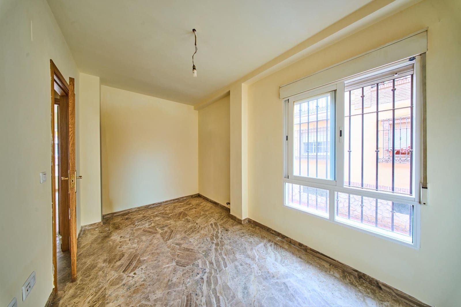 1 sovrum Lägenhet till salu i Armilla med garage - 138 000 € (Ref: 9556062)