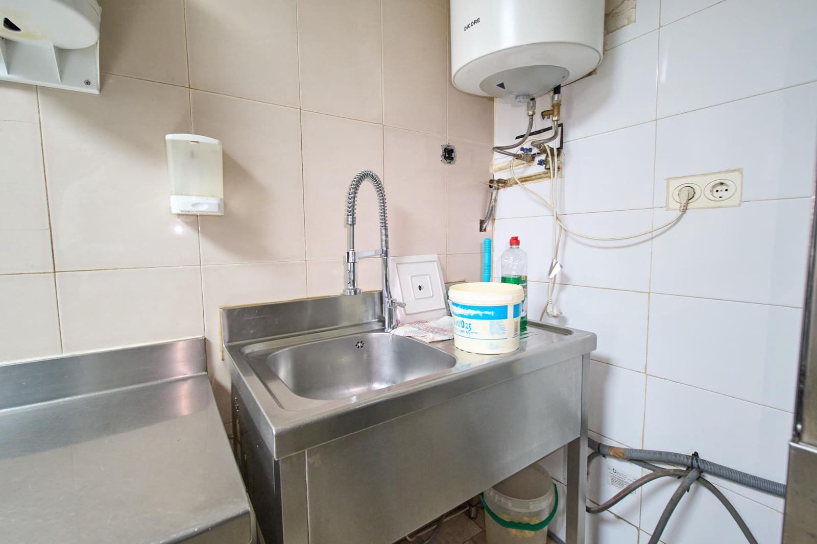 Business for rent in Las Gabias - € 700 (Ref: 9565424)