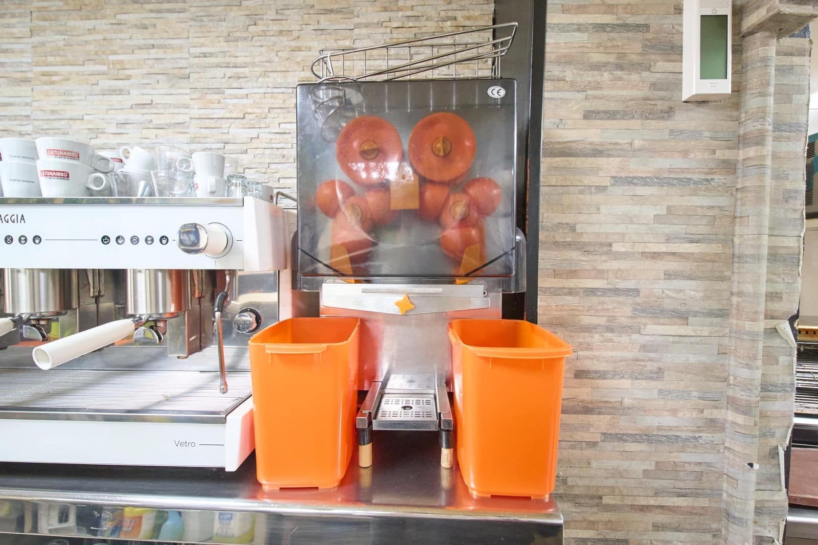 Business for rent in Las Gabias - € 700 (Ref: 9565424)