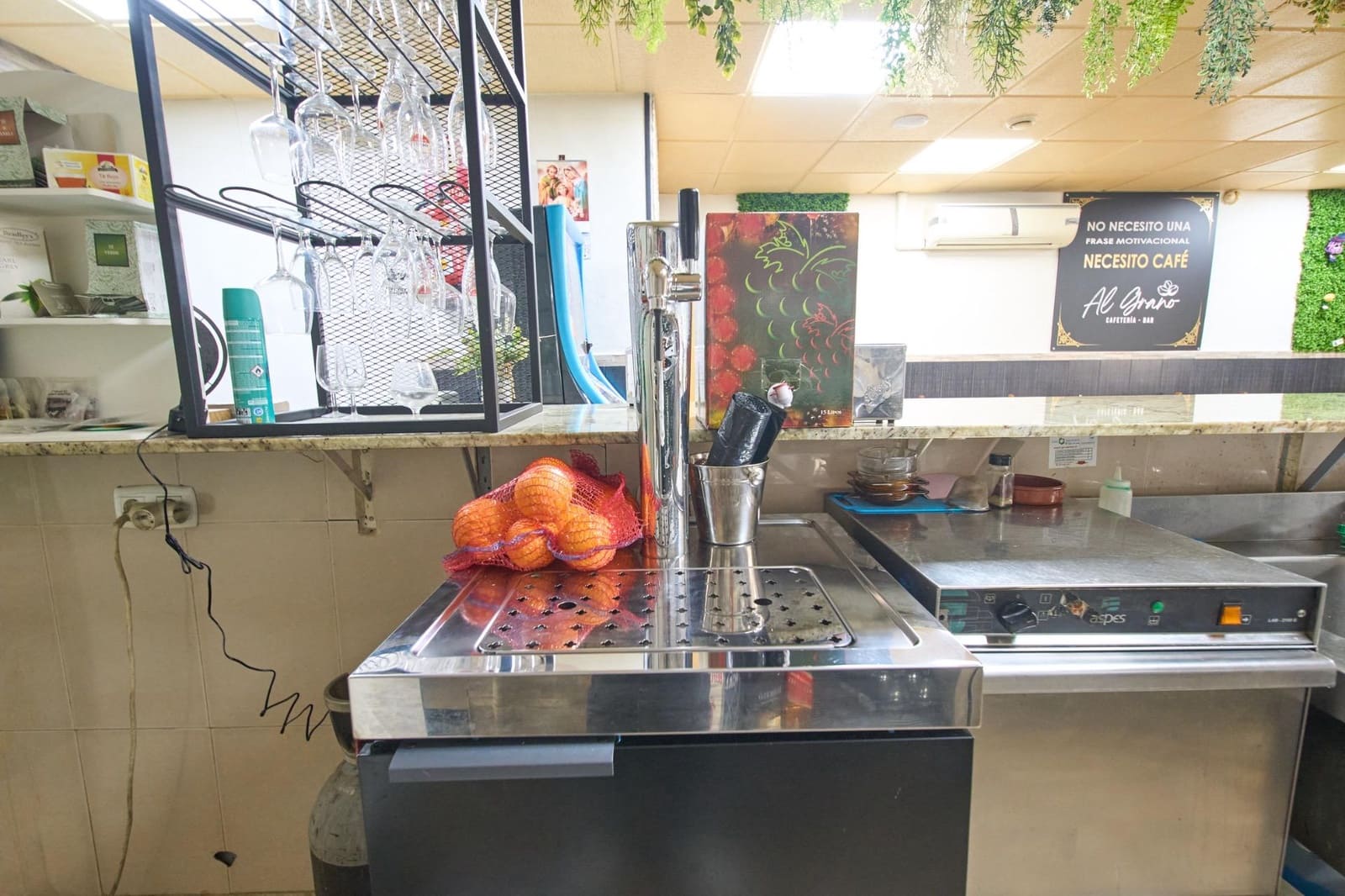 Business for rent in Las Gabias - € 700 (Ref: 9565424)