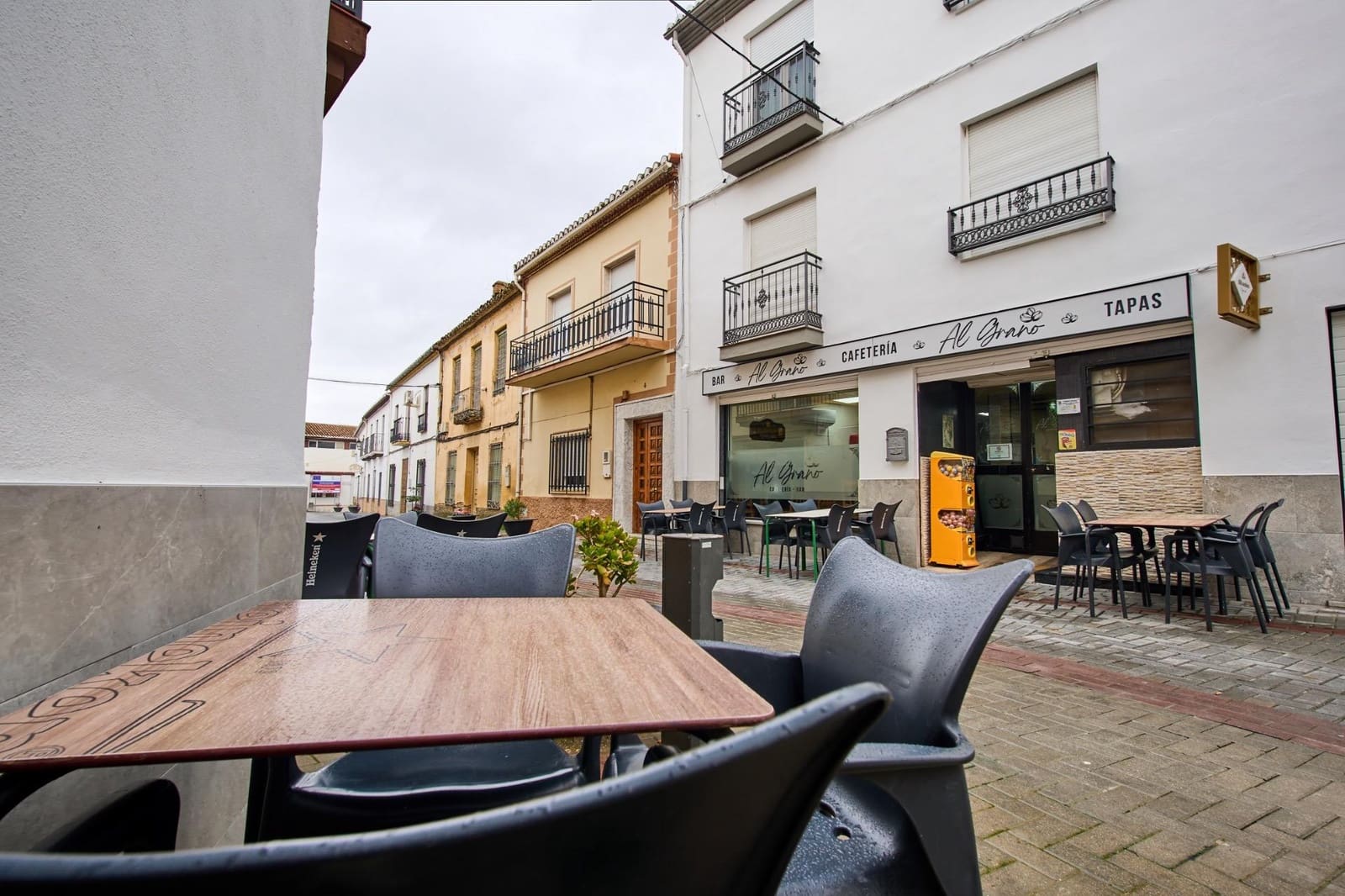 Business for rent in Las Gabias - € 700 (Ref: 9565424)