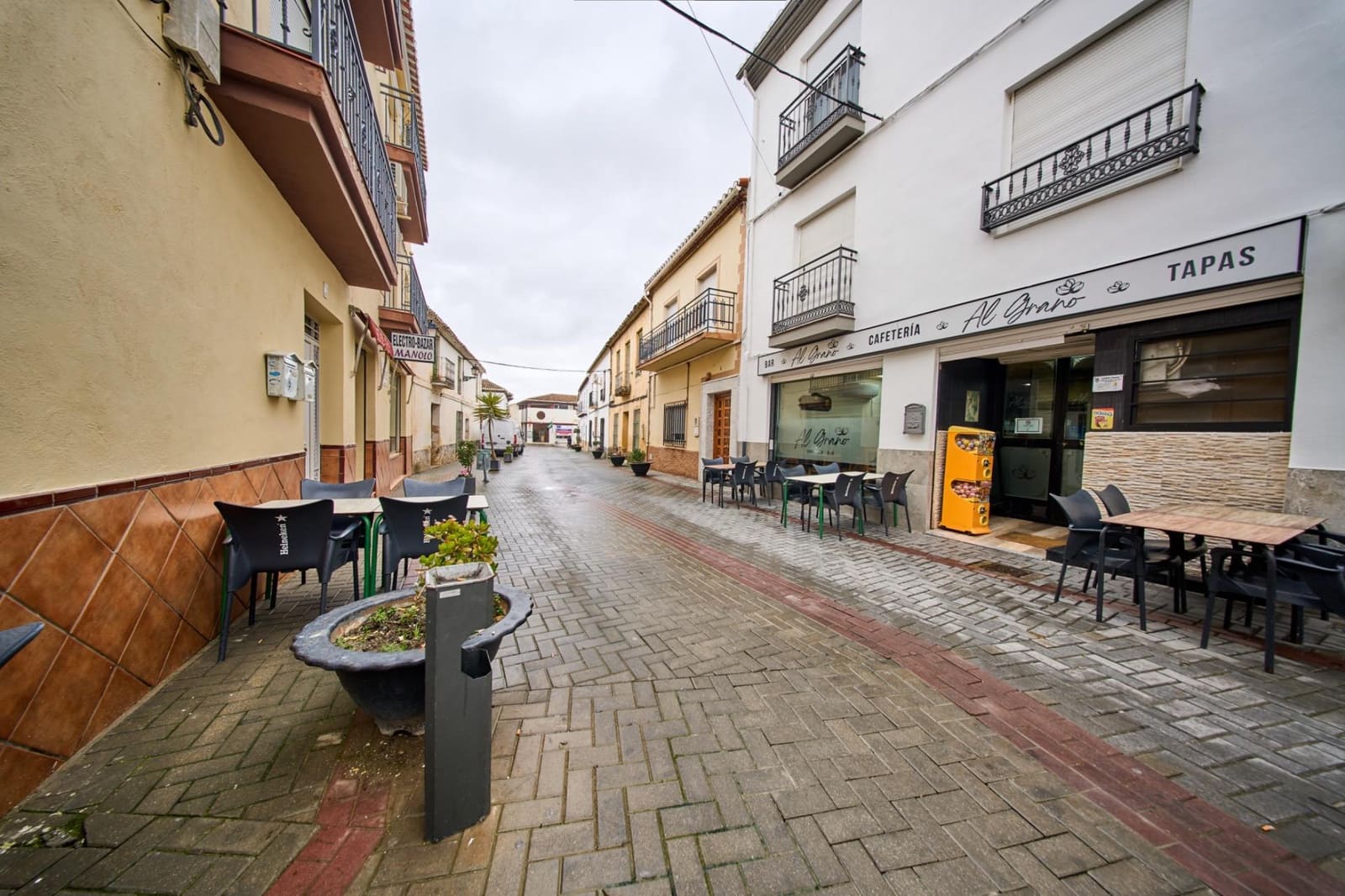 Business for rent in Las Gabias - € 700 (Ref: 9565424)