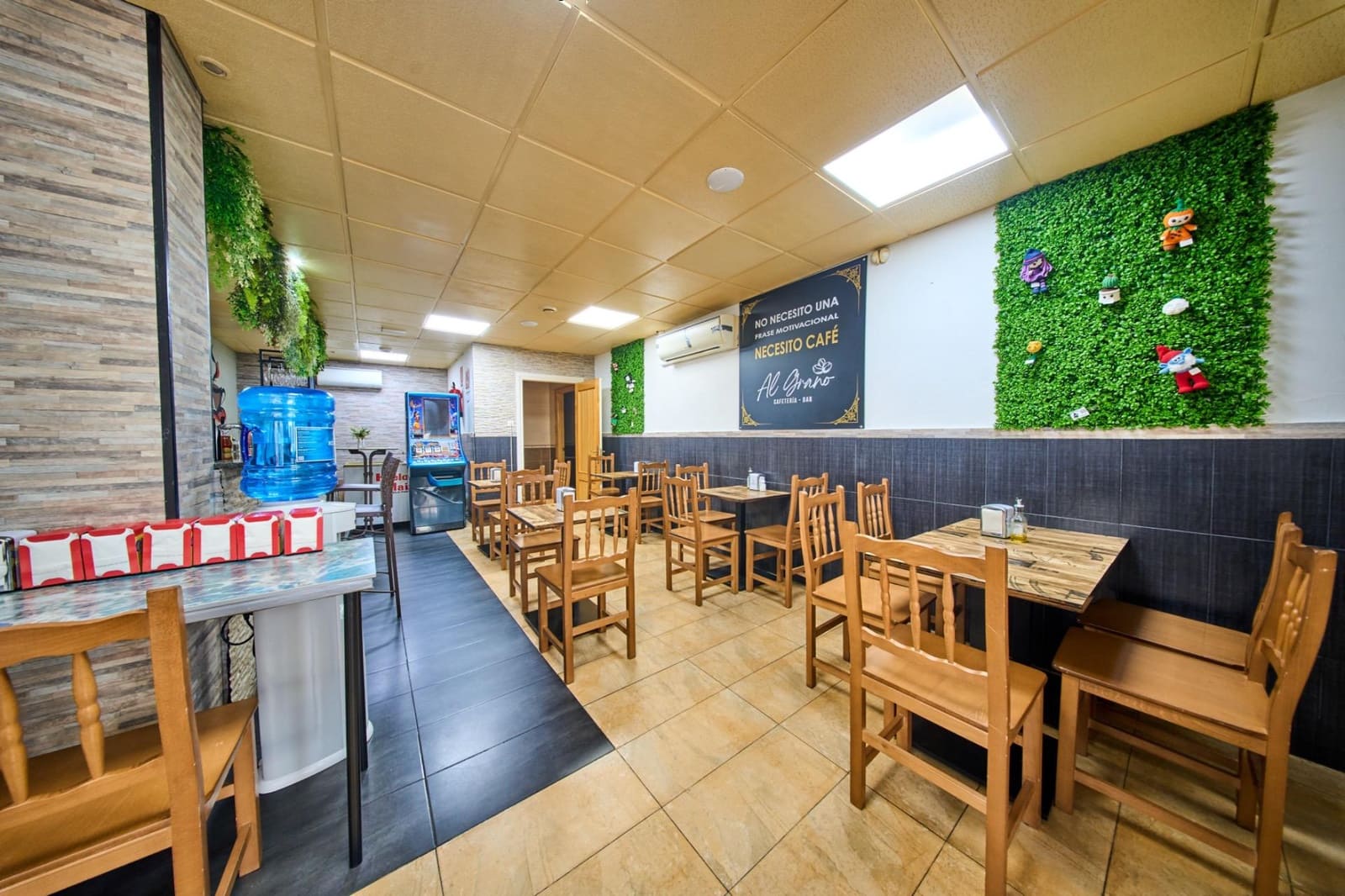 Business for rent in Las Gabias - € 700 (Ref: 9565424)