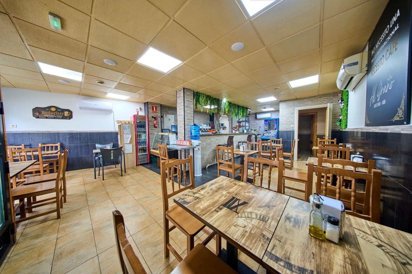 Business for rent in Las Gabias - € 700 (Ref: 9565424)