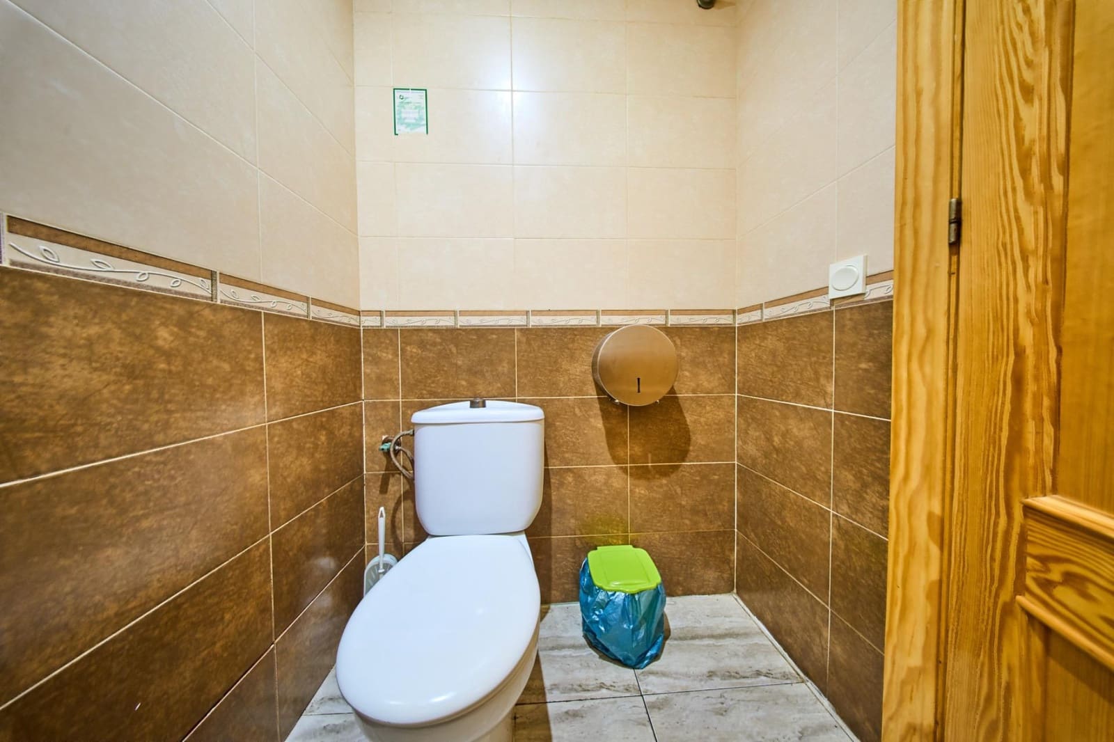 Business for rent in Las Gabias - € 700 (Ref: 9565424)