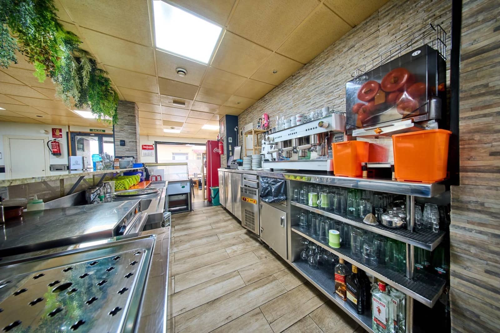 Business for rent in Las Gabias - € 700 (Ref: 9565424)