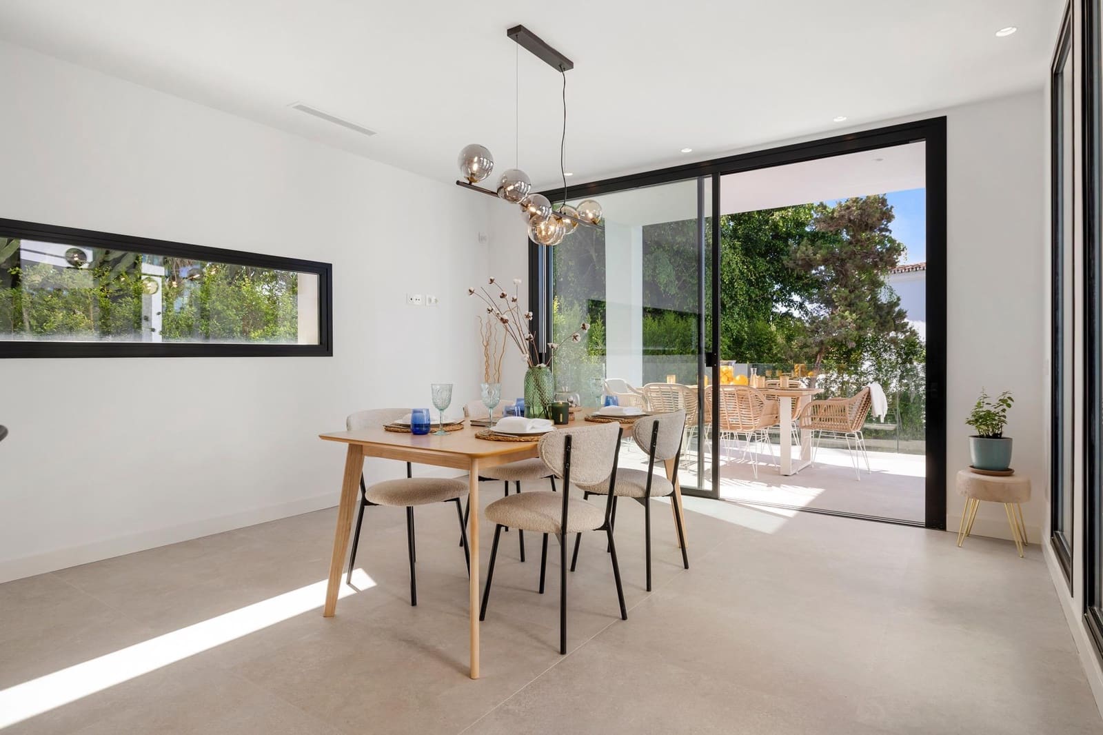 5 bedroom Villa for sale in Marbella with pool garage - € 3,350,000 (Ref: 9565425)