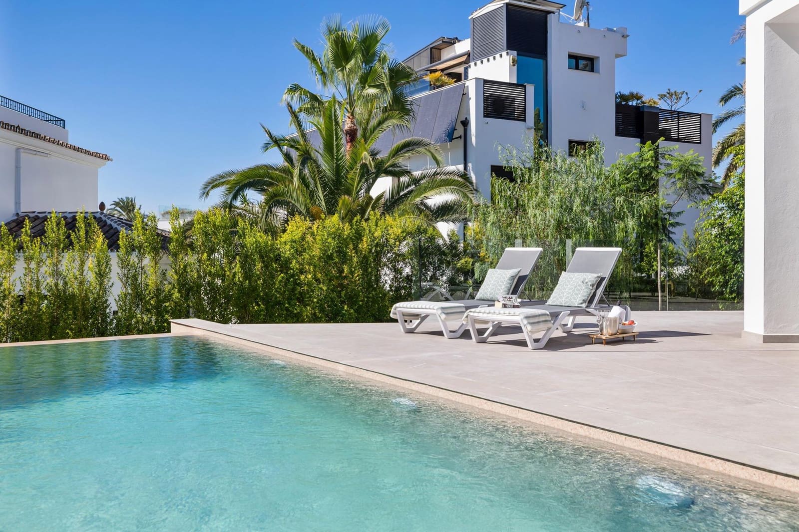 5 bedroom Villa for sale in Marbella with pool garage - € 3,350,000 (Ref: 9565425)