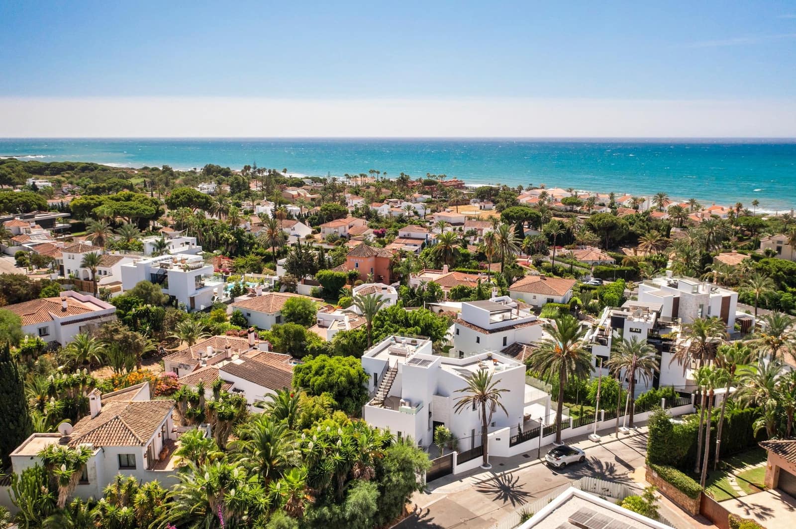5 bedroom Villa for sale in Marbella with pool garage - € 3,350,000 (Ref: 9565425)