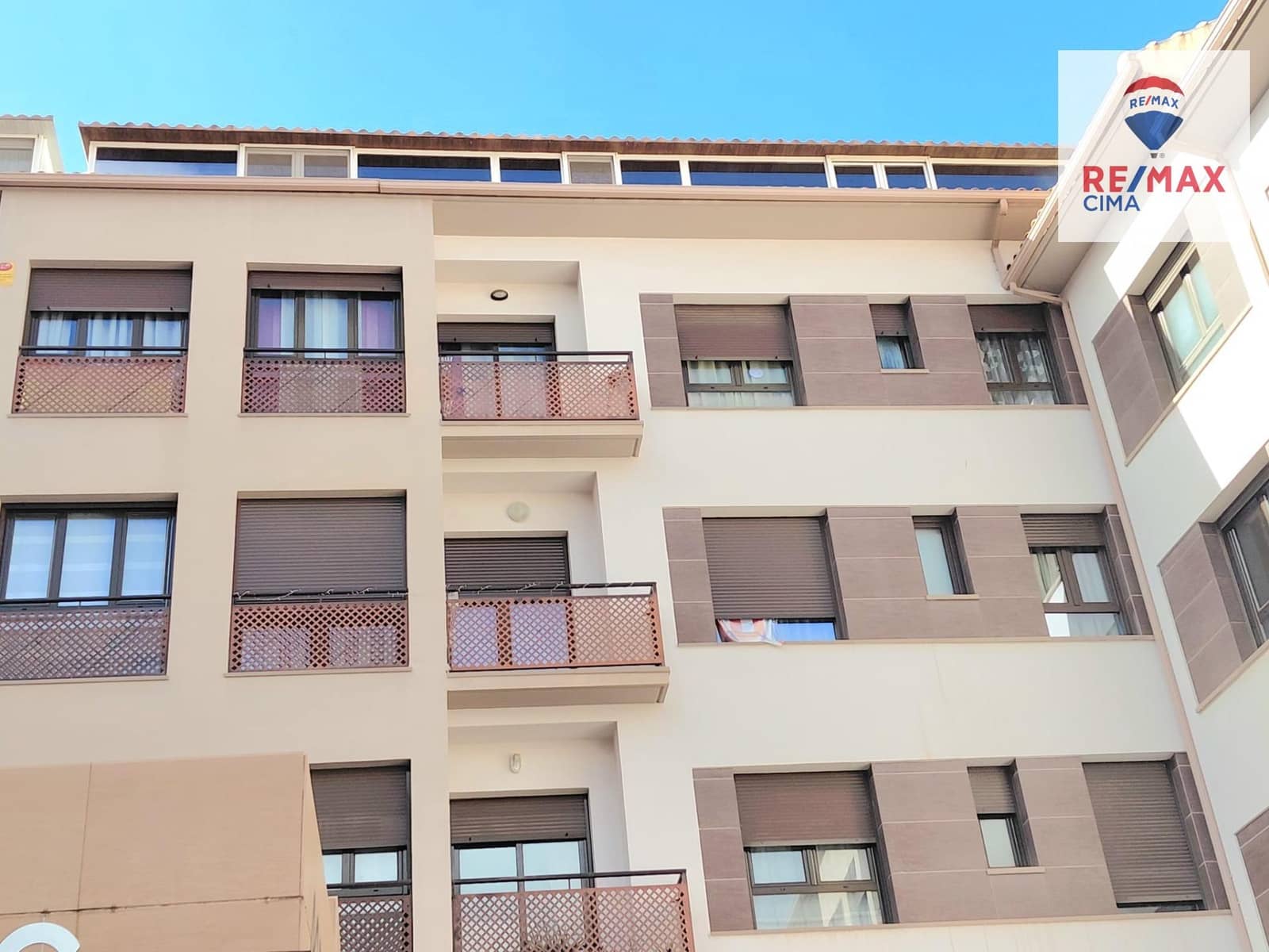 3 slaapkamer Flat te koop in Baza - € 180.000 (Ref: 9569014)