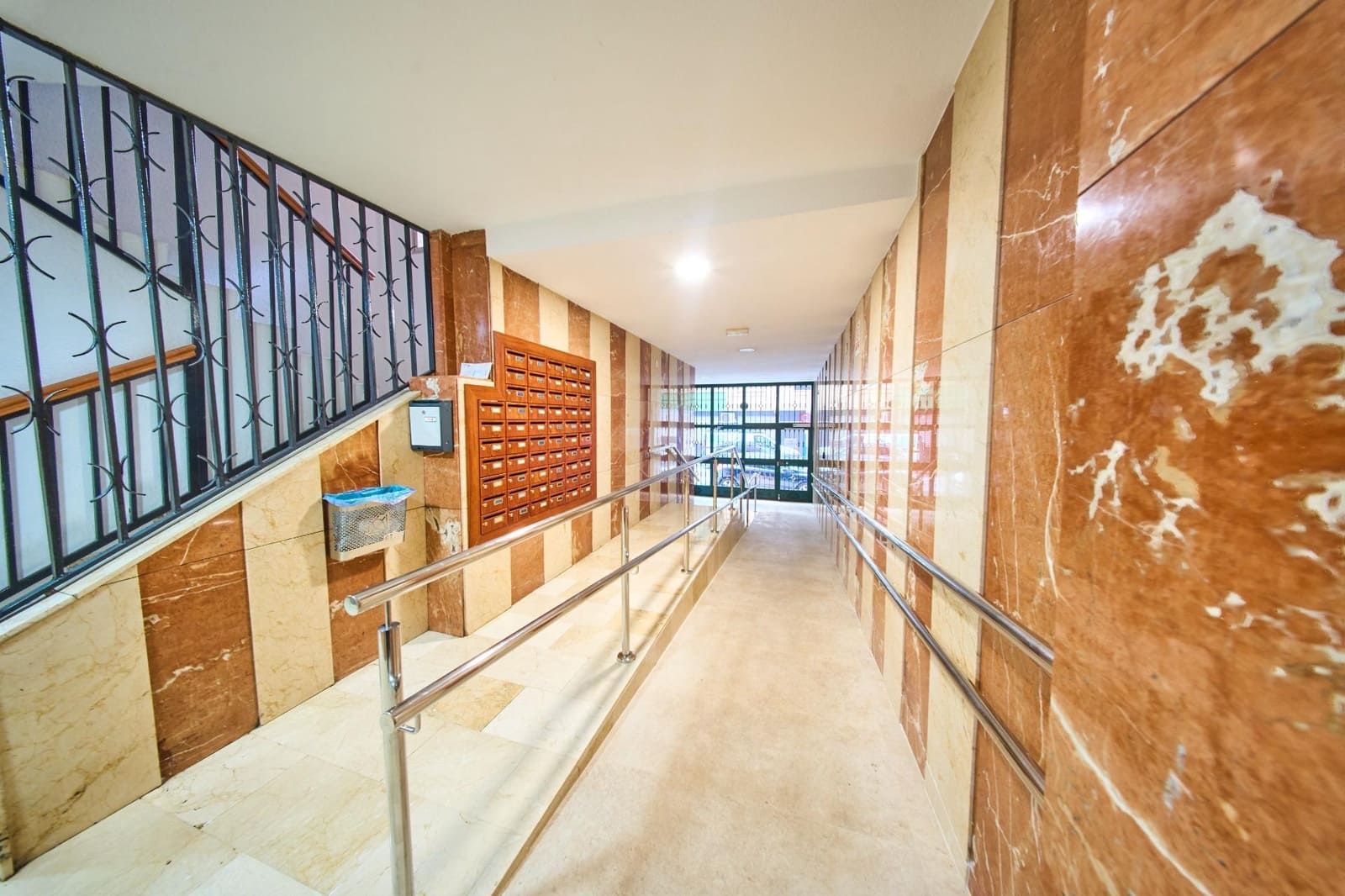 4 slaapkamer Flat te koop in Granada stad - € 210.000 (Ref: 9571391)