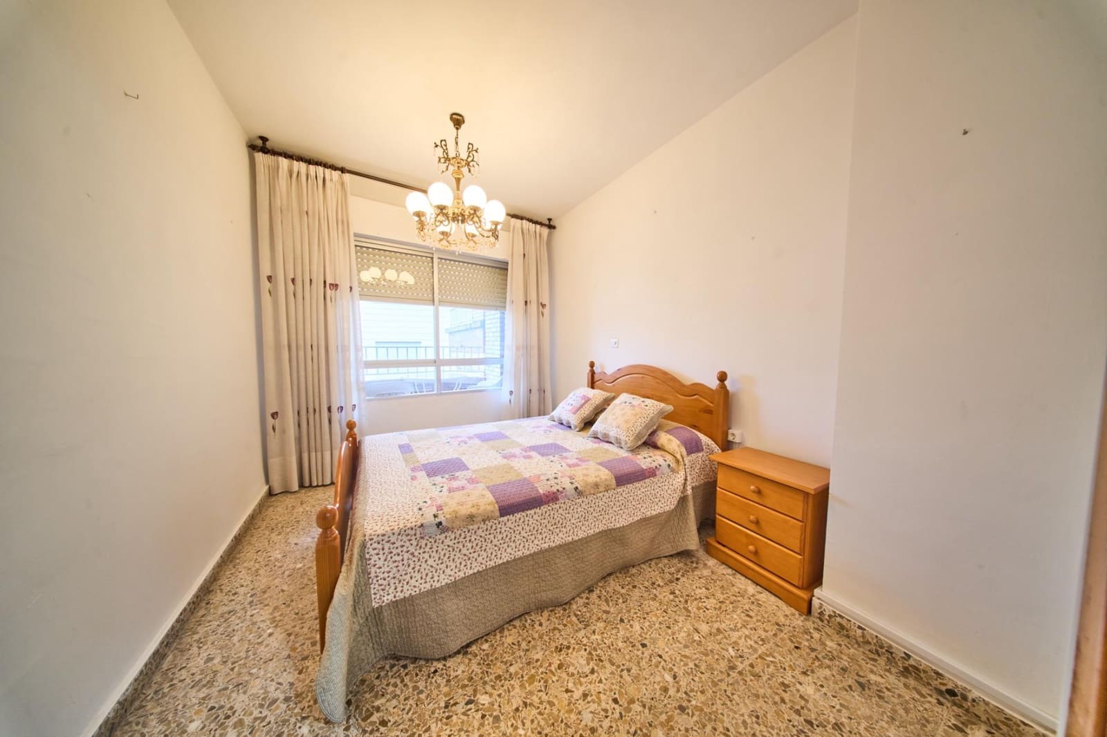 4 bedroom Flat for sale in Orgiva - € 99,900 (Ref: 9574802)