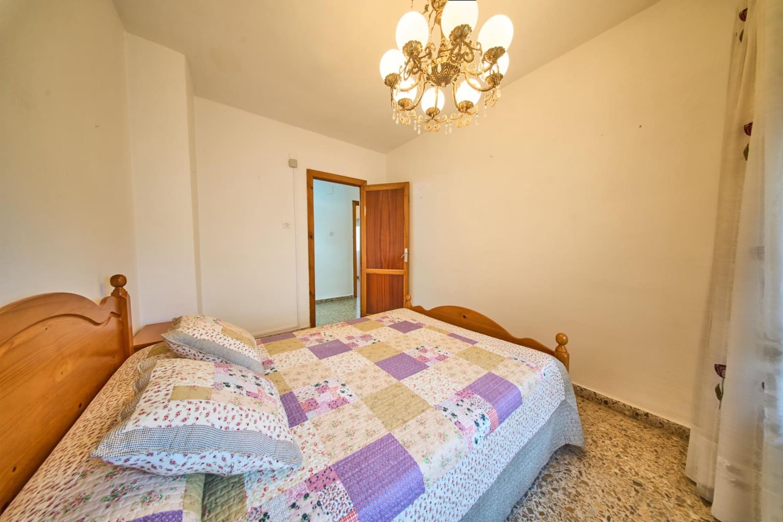 4 bedroom Flat for sale in Orgiva - € 99,900 (Ref: 9574802)