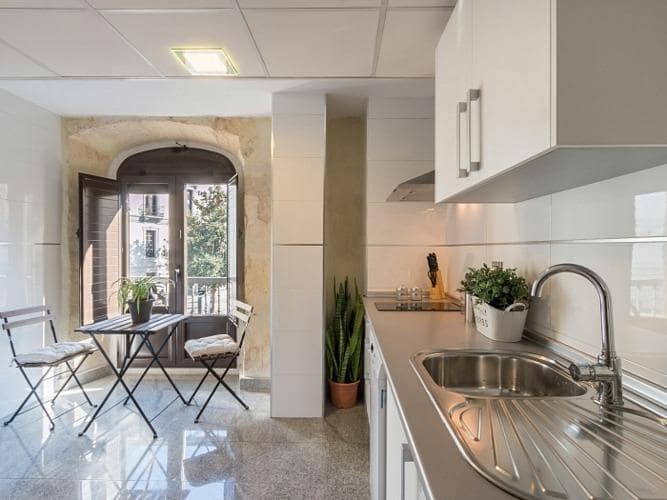 2 soveværelse Lejlighed til leje i Granada by - € 1.300 (Ref: 9574803)